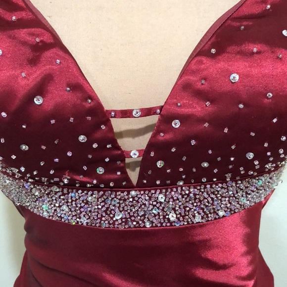 Samila Formal Maxi Dress Size XS Burgundy Beaded Sequin Open Back Gown - Picture 3 of 12